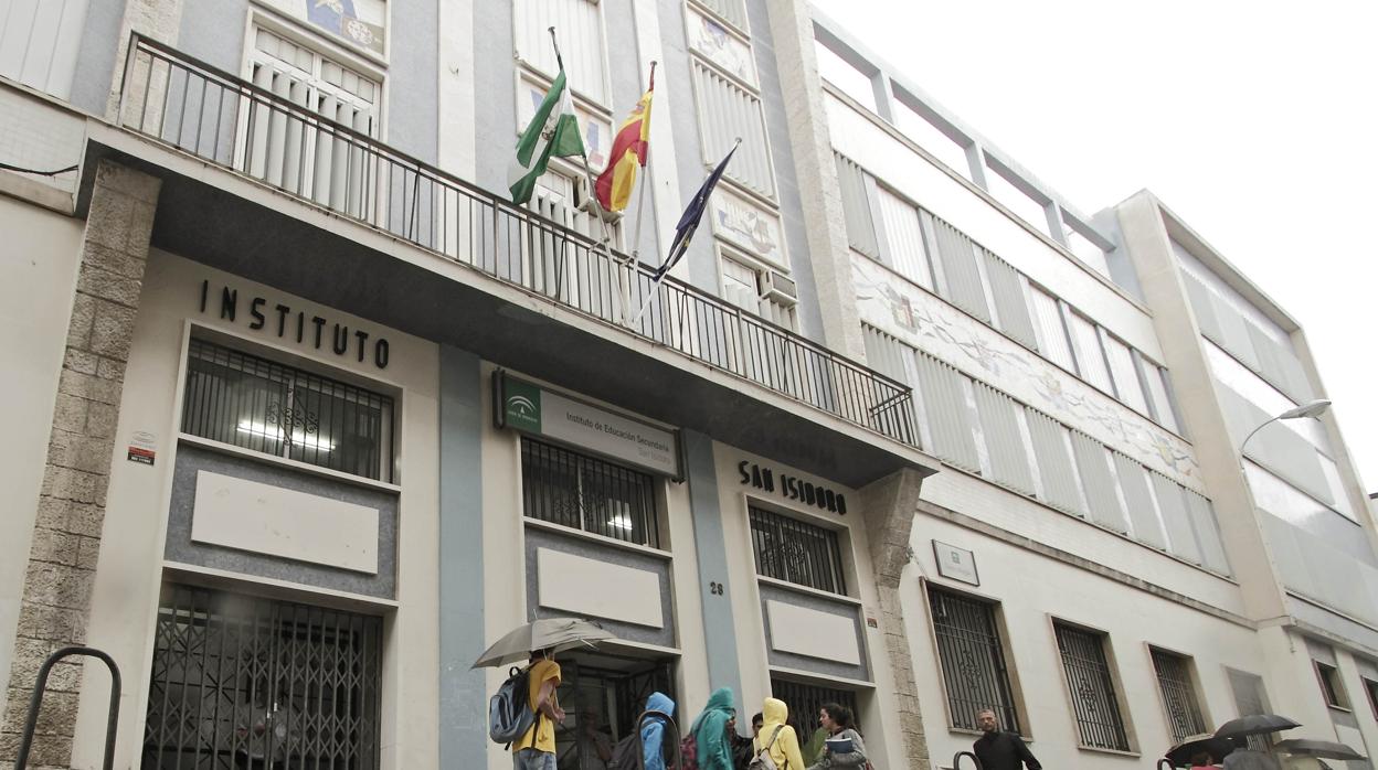 Fachada de un instituto en Sevilla