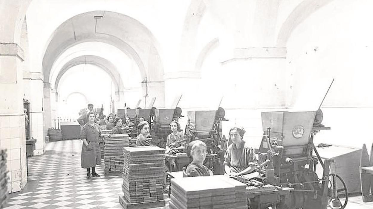 Fotografía de la Fábrica de Tabacos de Sevilla a principios del siglo XX
