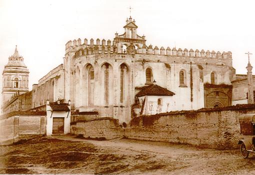 Una imagen del monasterio –con la tapia deteriorada– de principios de siglo