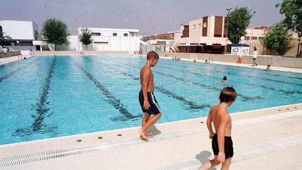 El Ayuntamiento de Sevilla abrirá desde este miércoles las piscinas municipales