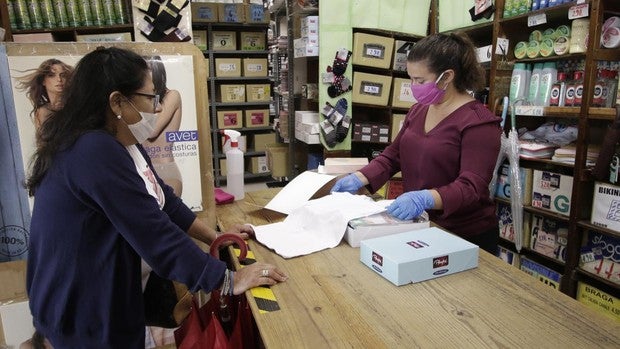 El comercio histórico de Sevilla, en contra de la libertad horaria pese a la crisis