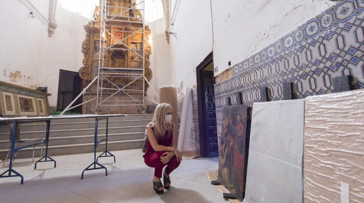 La consejera de Cultura y Patrimonio Histórico, Patricia del Pozo, asiste a los comienzo de los trabajos de restauración