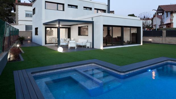 Alquiler de piscinas entre particulares, la nueva moda para refrescar el verano en Sevilla