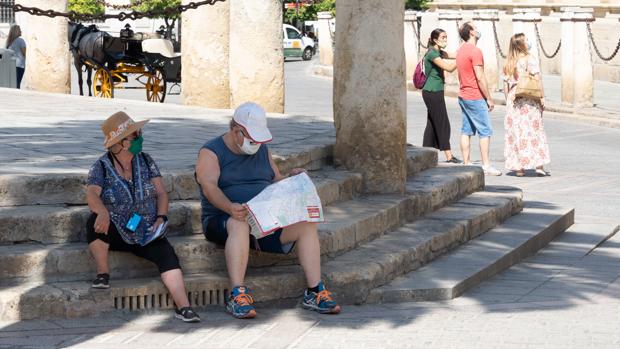 El coronavirus alcanza ya a 32 pueblos de la provincia de Sevilla en la última semana