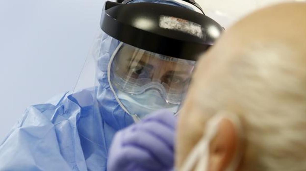 Una prueba PCR por Covid-19 a un paciente