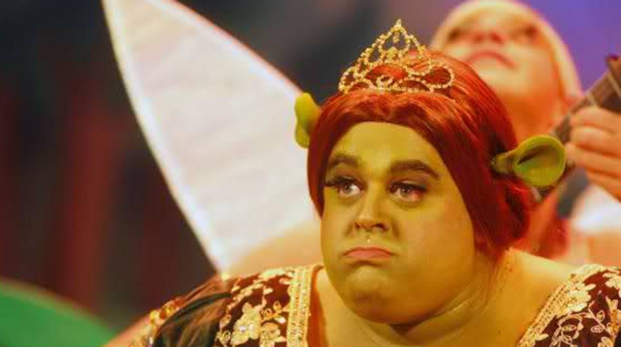 El Canijo de Carmona, en plena actuación en el Falla