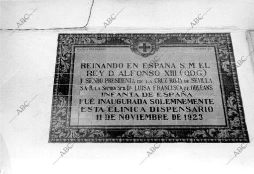 Lápida Conmemorativa de la inauguración de la Clínica-Dispensario
