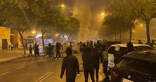 Barricadas en el barrio de Pino Montano