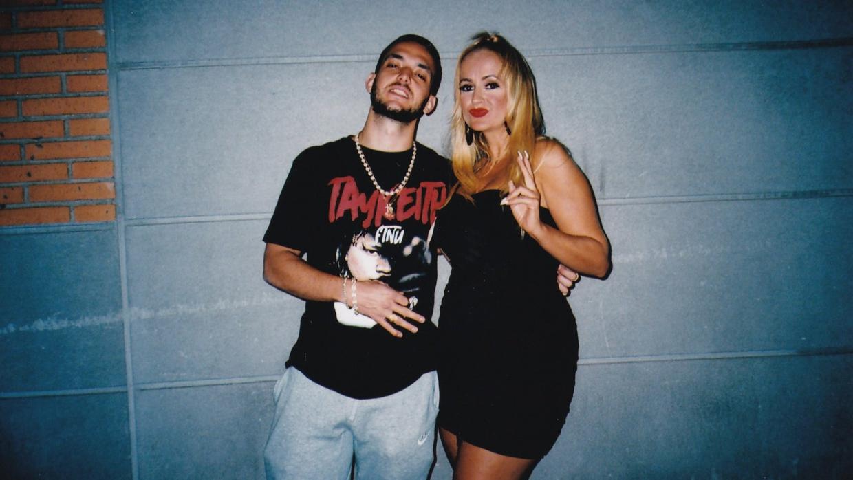 Imagen de C Tangana y la Húngara publicada en el perfl de twitter del madrileño