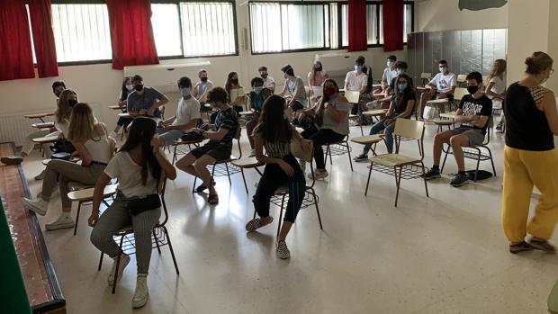 El 25% de estudiantes de Sevilla podrá pasar de curso con «cates» cuando se aplique la Ley Celaá