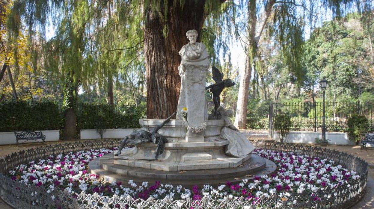 La glorieta que recuerda a Gustavo Adolfo Bécquer en el parque de María Luisa