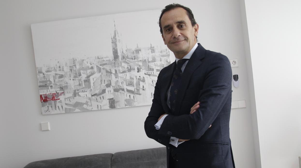 Salvador Morales, presidente de la Asociación Española de Cirujanos y uno de los mejores profesionales del país, según Forbes