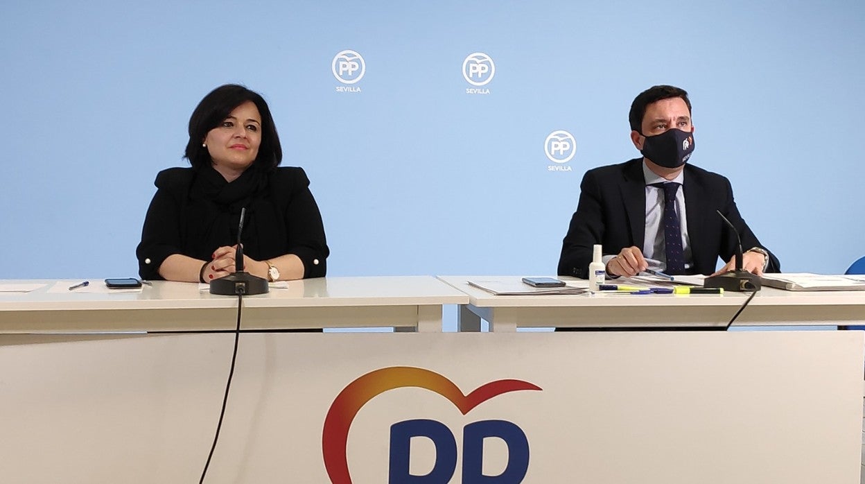 La presidenta del PP de Sevilla, Virginia Pérez, durante la junta directiva