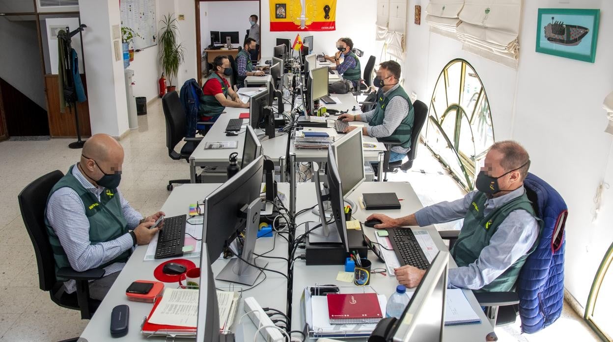 Parte del equipo del CRAIN en mitad de una jornada de trabajo