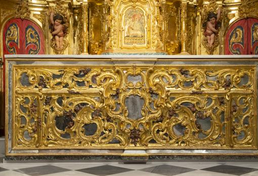 Banco del retablo de la capilla sacramental de San Jacinto