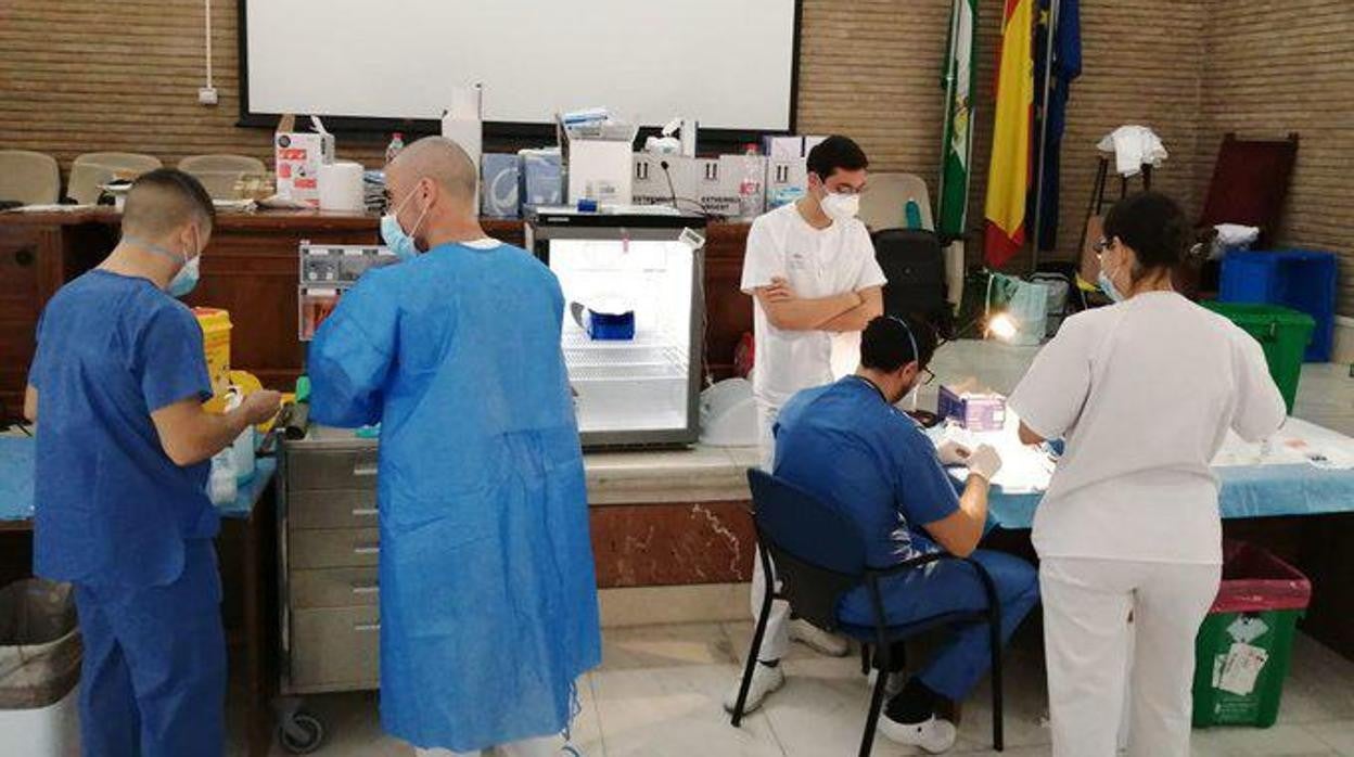 Más de un millón de personas se han vacunado de la primera dosis en Sevilla y provincia