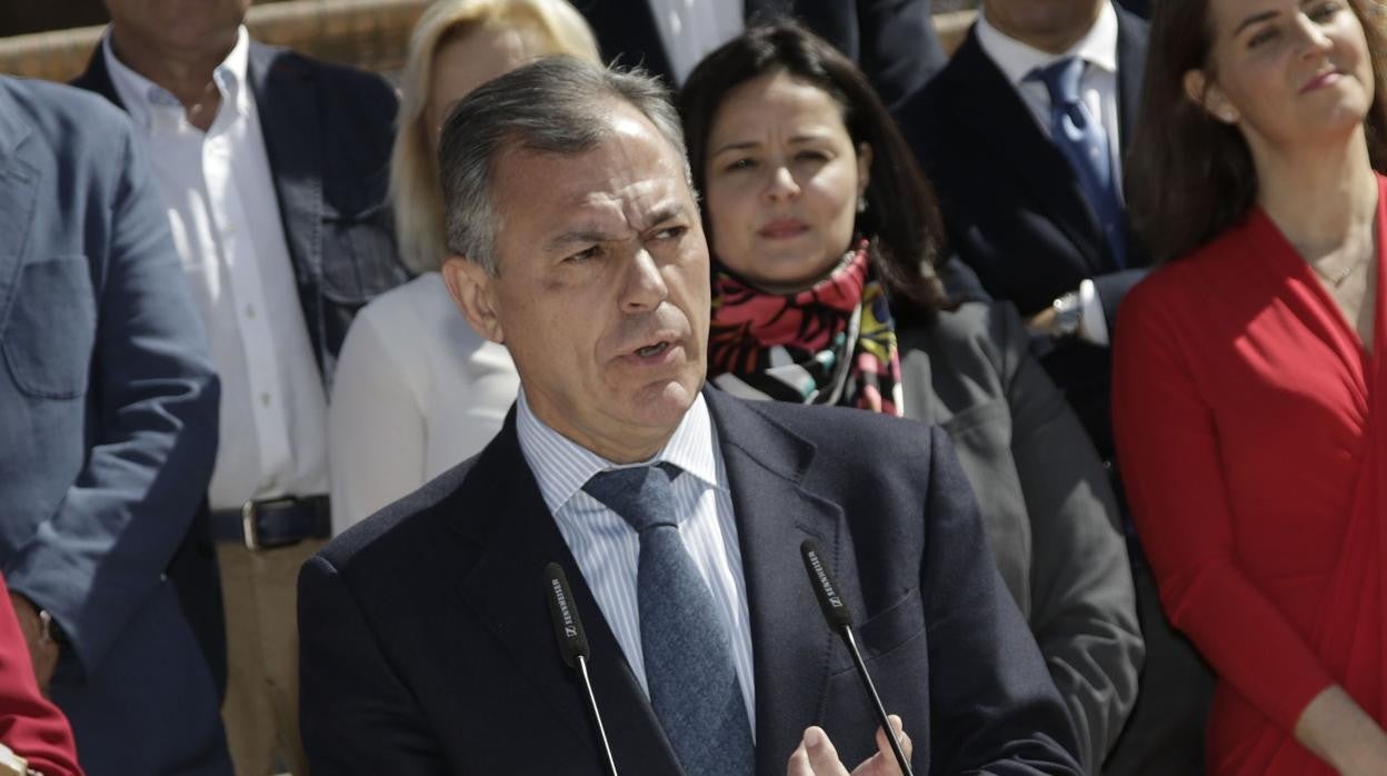 José Luis Sanz es actualmente alcalde de Tomares y senador por Sevilla