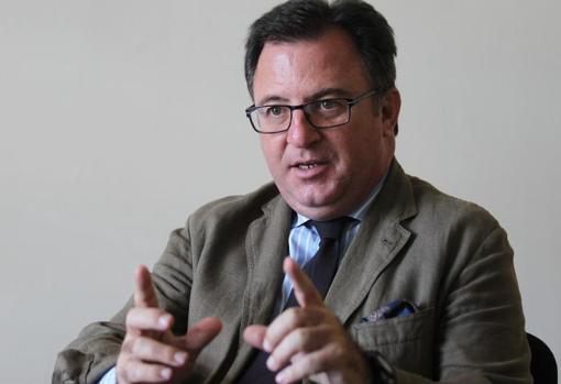 Catedráticos y rectores sevillanos creen intervencionista la Ley Castells