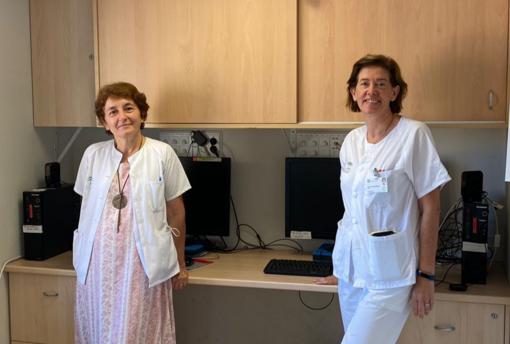 La doctora Sánchez Armengol con la doctora Carmona Bernal