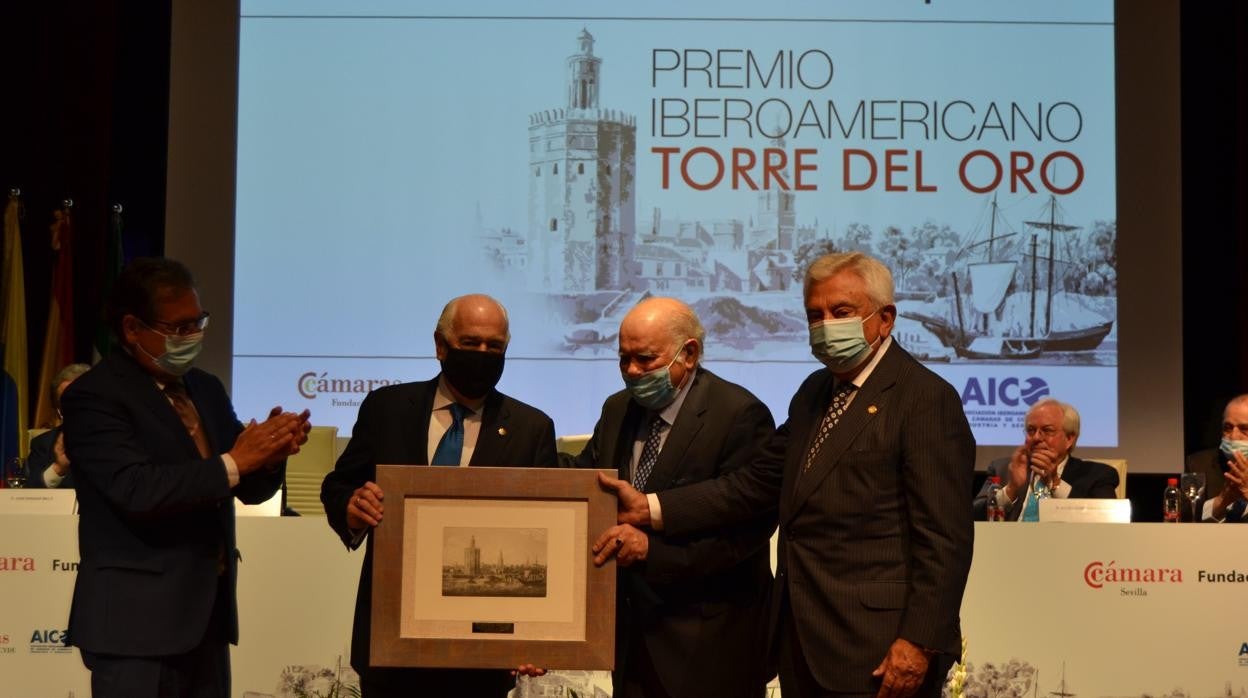 Andrés Pastrana Arango, galardonado este lunes en Sevilla