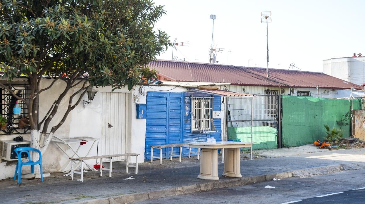 Infraviviendas de la calle Reina de los Ángeles, en el Polígono Sur