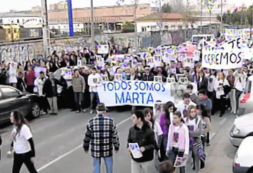 El documental recuerda las manifestaciones en apoyo de la familia de Marta del Castillo