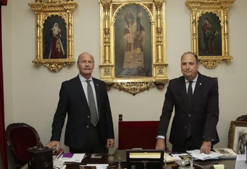 Ignacio Soro y Félix Ríos en el despacho del hermano mayor del Gran Poder