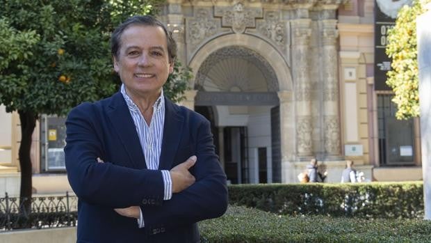 Feliciano Pérez-Vera Hernández: «Hay una Sevilla que se resiste a la modernidad y pervive la gens romana»