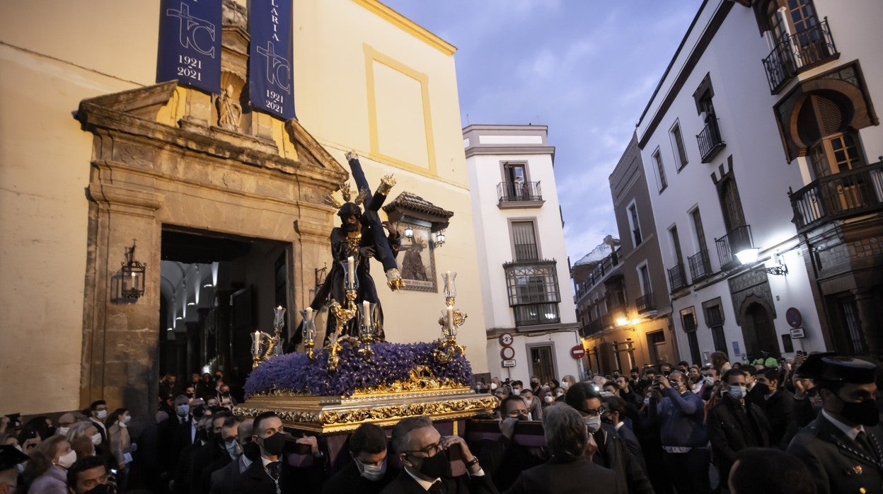 El Señor de la Salud de la Candelaria saliendo en el vía crucis extraordinario del pasado mes de noviembre
