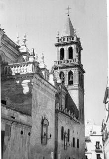 Exterior de la Iglesia de Santa Ana