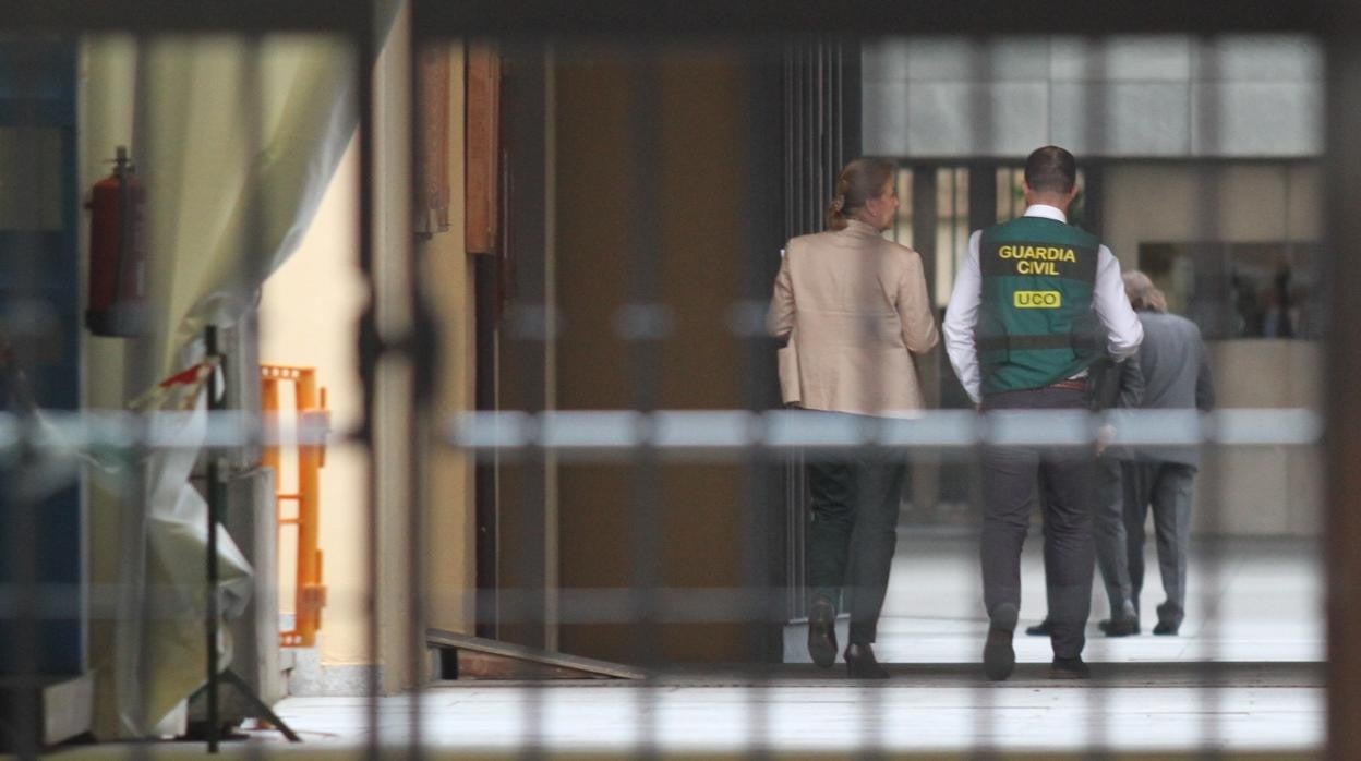 Registro de la Guardia Civil en la sede de la Diputación de Sevilla durante la operación 'Madeja' en 2014