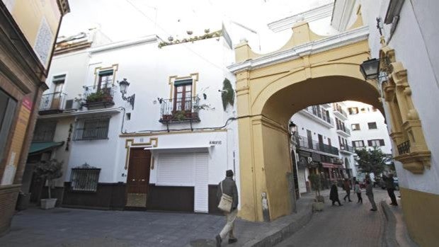 #ArchivoABCsev: ¿Cómo se salvó el Arco del Postigo de ser derribado?