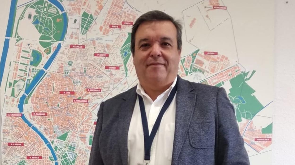 Enrique Naranjo ha podido celebrar con sus compañeros los 1,5 millones de vacunas administradas en Sevilla capital desde el 27 de diciembre de 2020