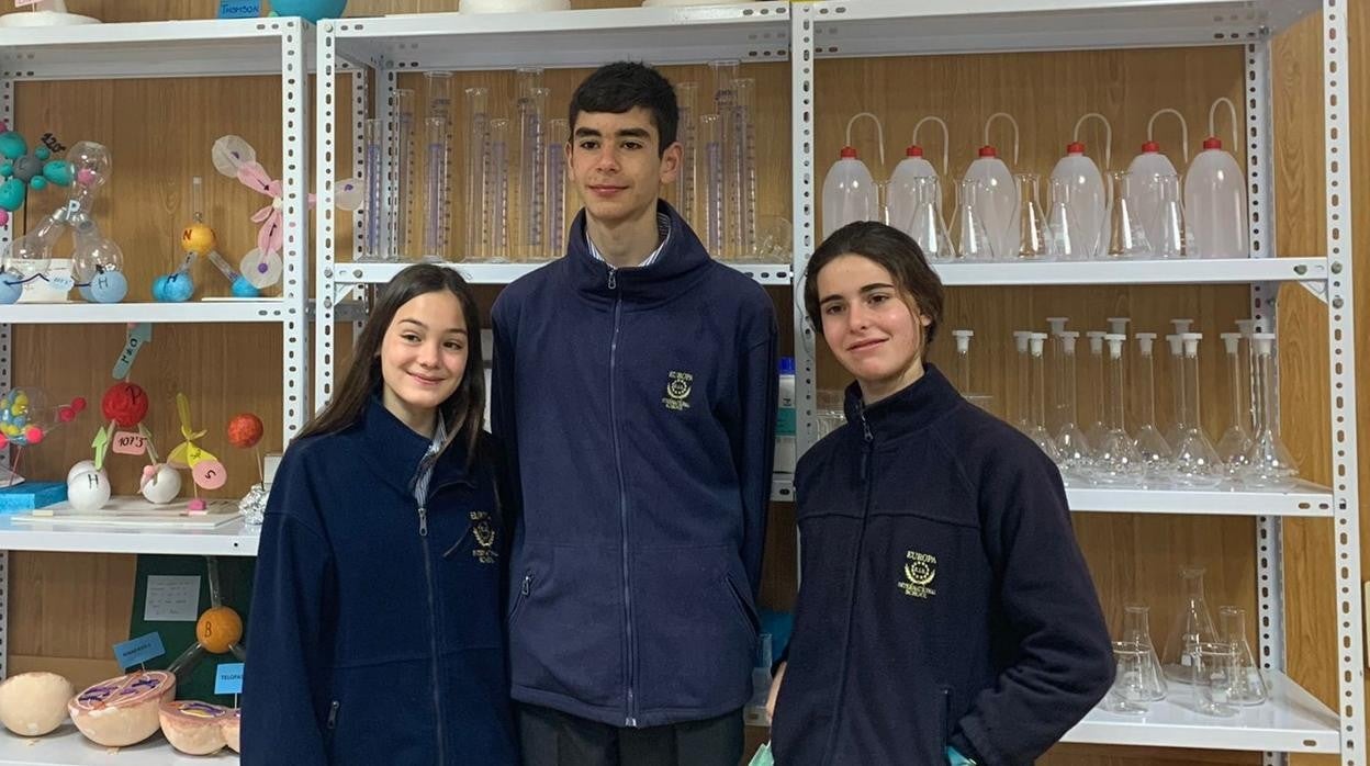 Los tres estudiantes representarán a Andalucía en la Olimpiada Nacional