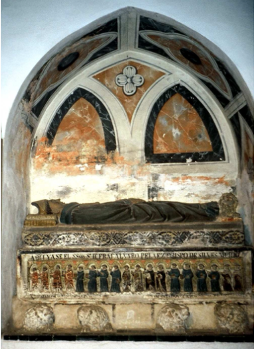 El sepulcro del obispo Silves, junto a la sala De Profundis