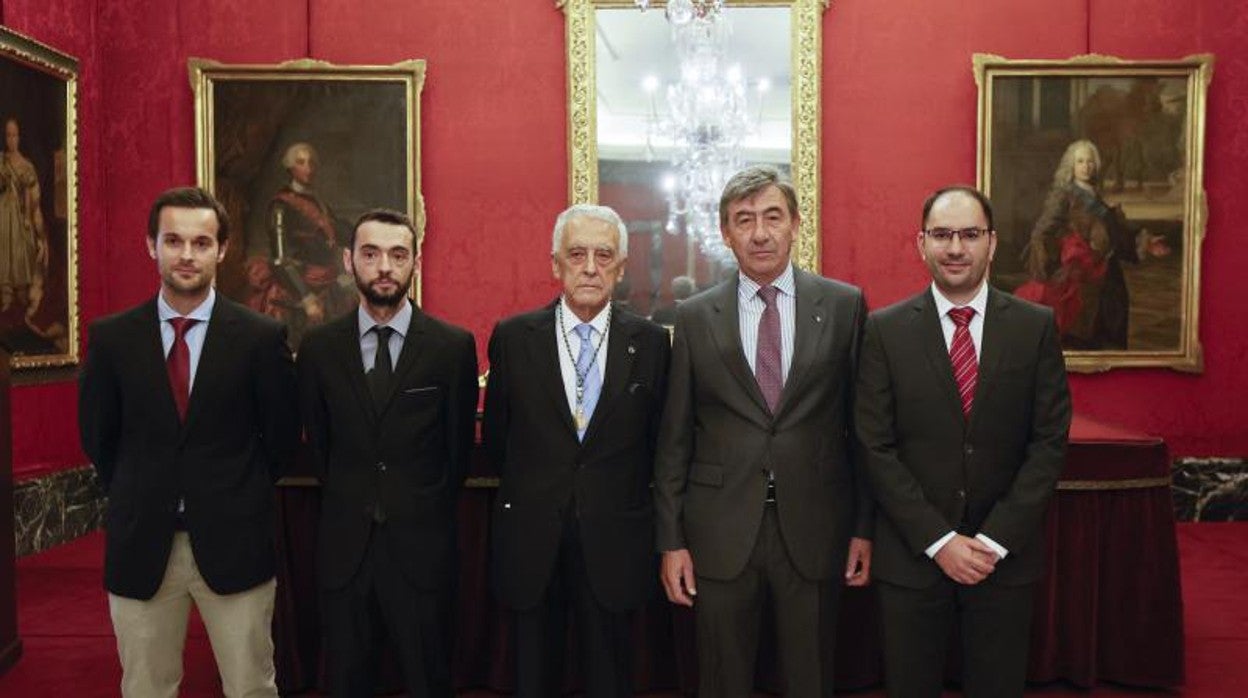 Entregados los premios Jóvenes Investigadores de la Real Maestranza y de la  Real Academia de Ciencias