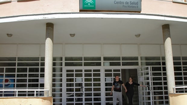 El SAS repite el guion del pasado verano en Sevilla y cerrará por la tarde 26 de sus 35 centros de salud