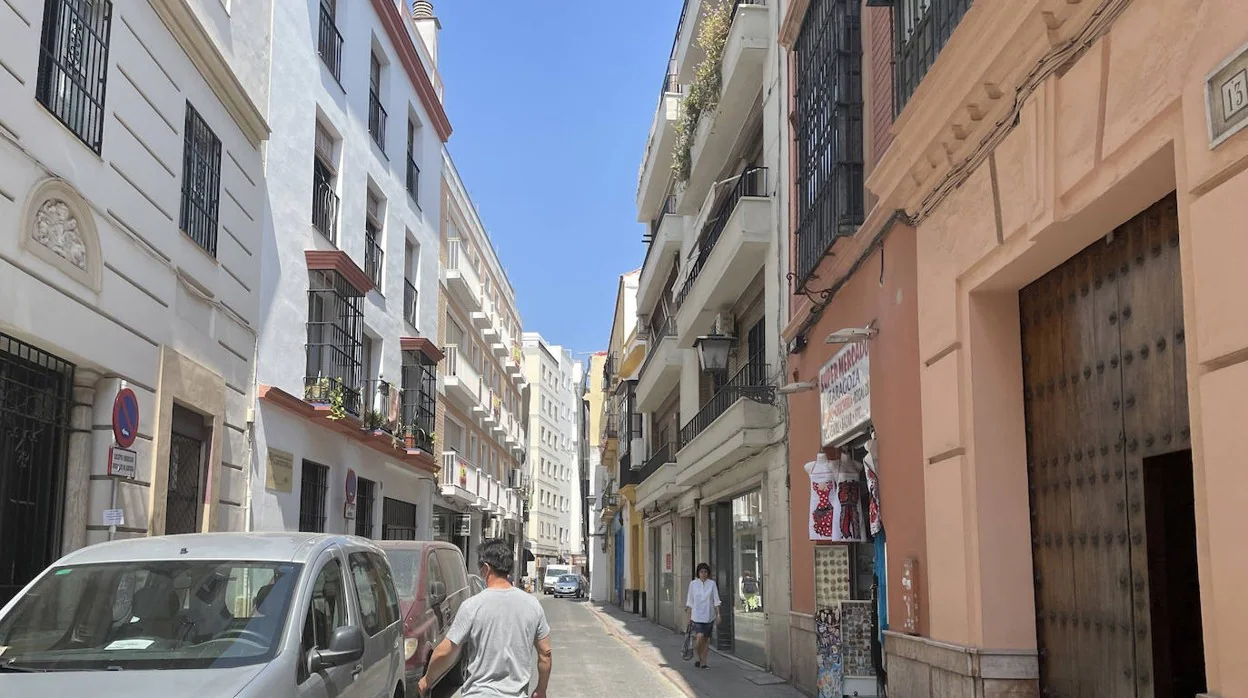 Imagen de la calle Zaragoza, que el Ayuntamiento va a reurbanizar
