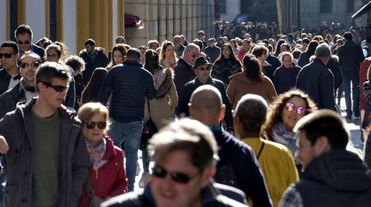 La población sevillana sigue bajando, según la revisión del padrón del INE