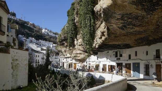 Setenil de las Bodegas, magia entre las rocas