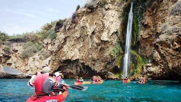Descubre los acantilados de Maro-Cerro Gordo, el paraíso en la costa de Málaga