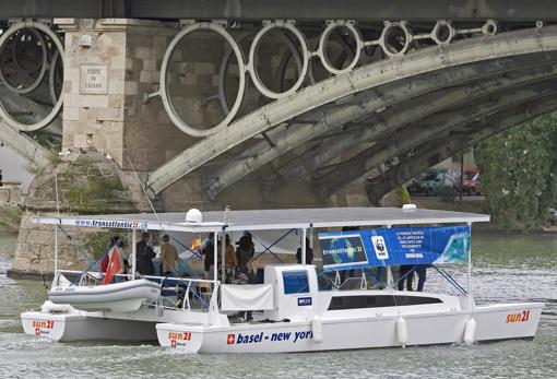 Sobrevivir al calor en Sevilla: actividades acuáticas en el río Guadalquivir