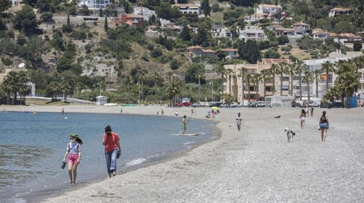 Almuñécar alberga algunas de las mejores playas de la Costa Tropical