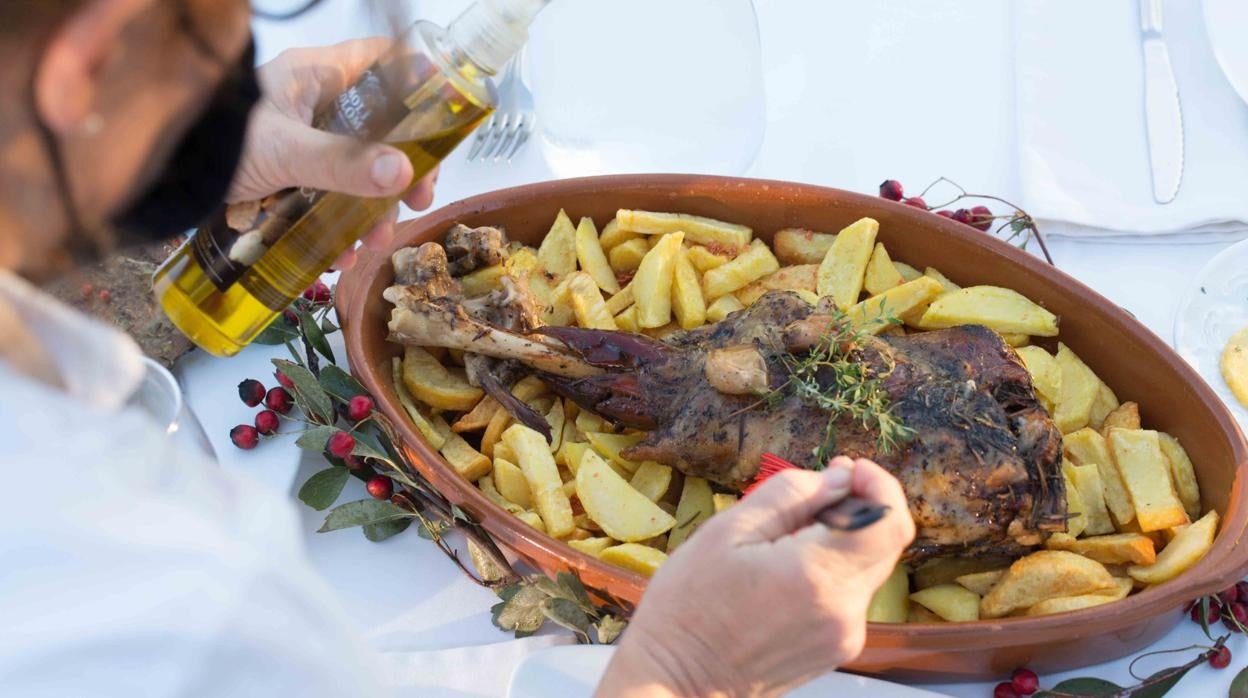 Ruta gastronómica en Sierra Morena: platos típicos, mosto y licores tradicionales para combatir el frío