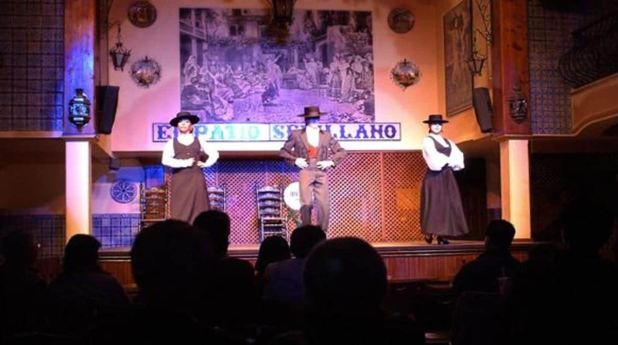 Tablao Flamenco Sevilla: Cena Y Arte En Vivo