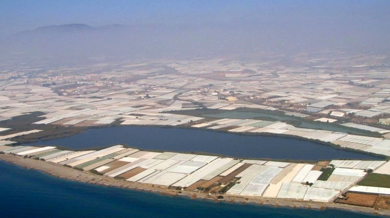 Vista aérea de la Albufera de Adra.