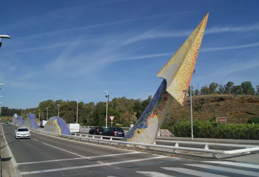 El puente de El Dragón es también un homenaje al artista catalán Salvador Gaudí