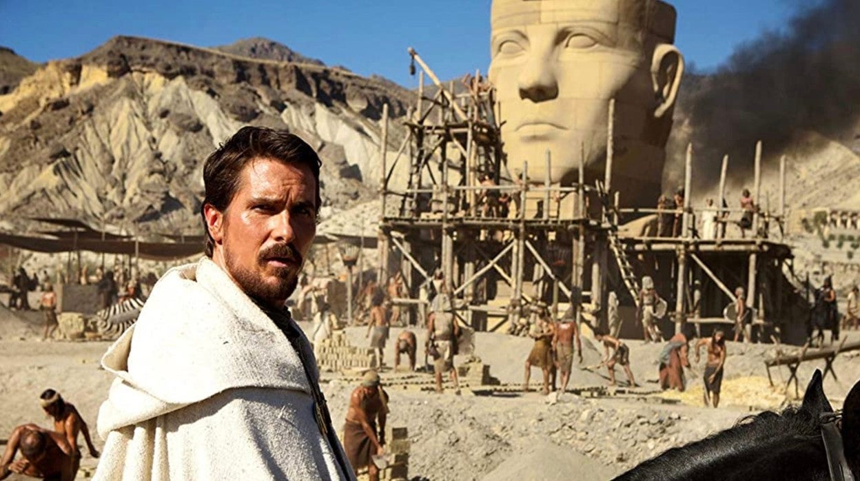 Christian Bale subido a caballo representando a Moisés en Almería.