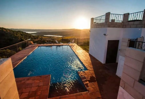 Atardecer desde la piscina de Bellas Vistas.