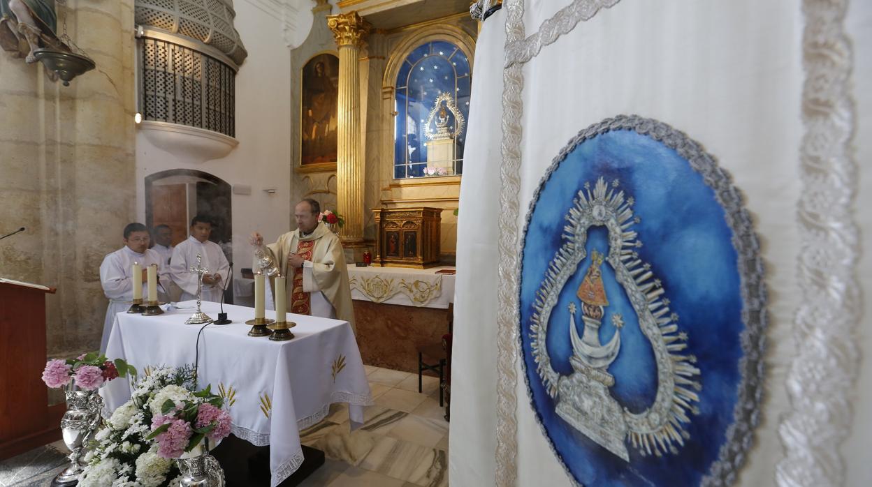 Imagen de la misa oficiada hoy en hornor de la Virgen de la Salud